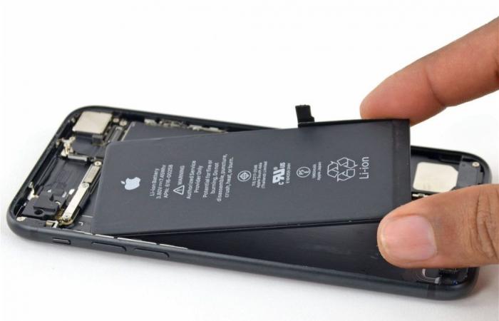 Apple veut faciliter le remplacement des batteries d’iPhone