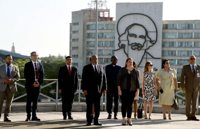 Le président de l’AGNU rend hommage au héros national de Cuba – Radio Rebelde