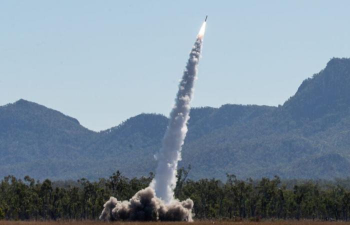 Lockheed Martin commence la production d’une nouvelle variante à portée étendue de fusées GMLRS pour l’armée américaine