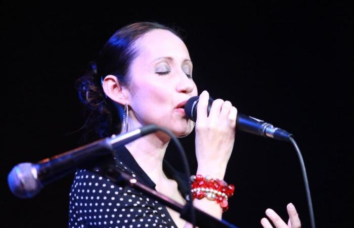 L’artiste équatorienne María Tejada présente « De cal y canto », un livre sur la technique vocale appliquée à la musique latino-américaine | Musique | Divertissement