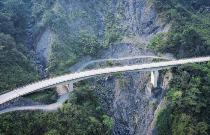 Invías annonce la fermeture définitive du tronçon de route Casanare – Boyacá en raison de fissures sur l’un de ses ponts