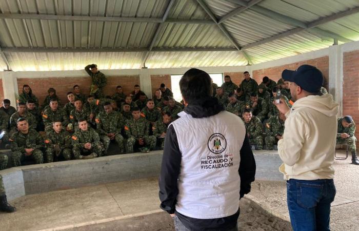 Le Secrétariat du Trésor de Boyacá forme des membres en uniforme de l’Armée nationale pour lutter conjointement contre la contrebande dans le département