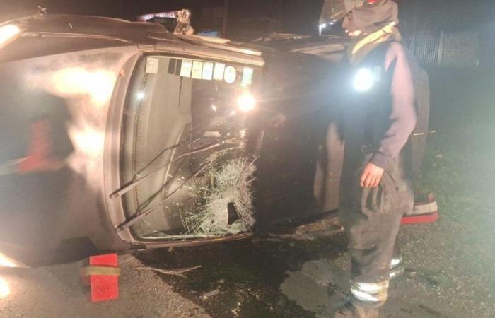 Deux voitures sont entrées en collision sur la route 2 près de La Plata et les conducteurs ont été miraculeusement sauvés
