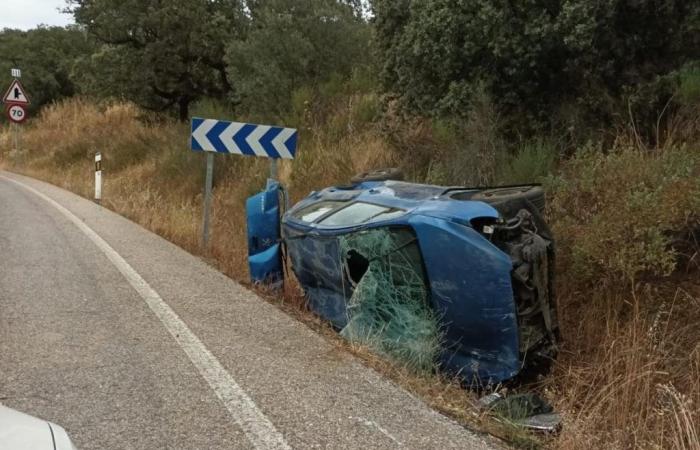 Deux blessés dans un accident spectaculaire avec retournement entre Llerena et Pallares