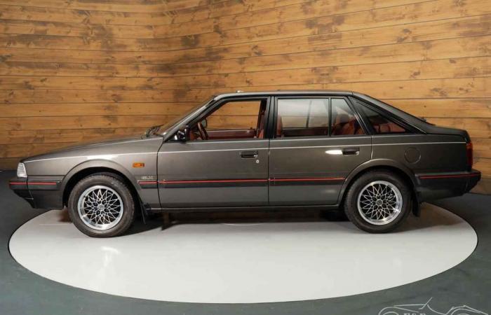 Cette Mazda 626 LX de 1987 surprend car elle est la “plus récente” au monde, et elle est à vendre