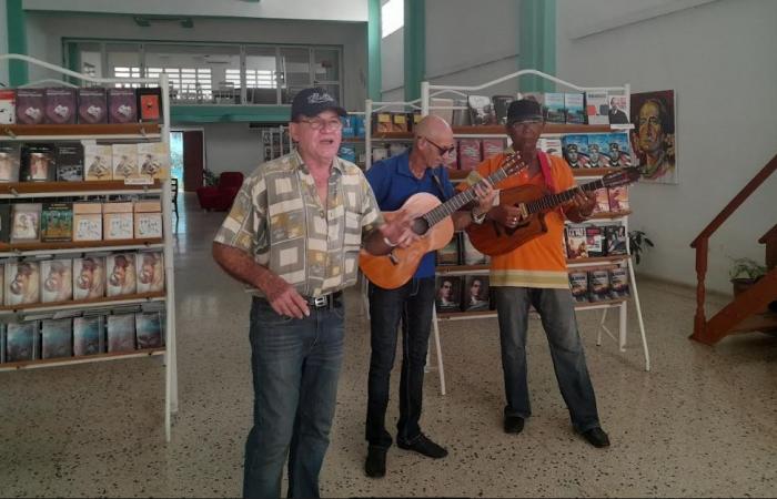 Peña Gabriel Llanes prestige tradition décimiste à Camagüey – Radio Santa Cruz