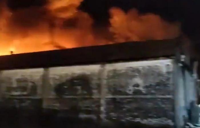 Incendie féroce au Chaco : 4 entrepôts du service postal argentin ont pris feu et les fournitures sanitaires envoyées par la Nation ont été perdues