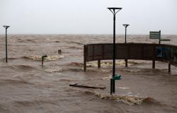 La pluie revient sur le Brésil inondé et interrompt les opérations de sauvetage