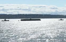 La dernière barge en fuite de Vancouver était attachée à une bouée qui s’est détachée
