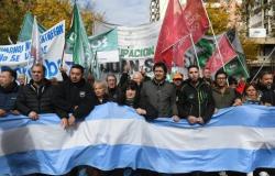 La CGT et les manifestants organisent une manifestation contre Milei à Cordoue