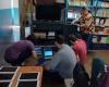 Des étudiants universitaires aident les enseignants d’une école à utiliser les technologies : : Mirador Provincial : : Santa Fe News