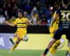 Vidéo : le superbe but sur coup franc de Cavani pour la victoire angoissante de Boca au Paraguay :: Olé