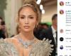Seule Jennifer Lopez peut porter une robe composée de 2,5 millions de perles et de 800 heures de broderie.