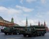 Poutine a montré ses missiles lors du défilé du Jour de la Victoire et a déclaré que les forces nucléaires russes étaient « toujours en alerte ».